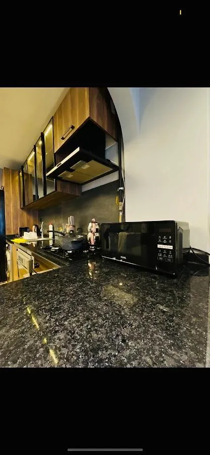 Nisantasi - Cevahir - Osmanbey Metro Lueks 4 Klimali 2 Banyolu Appartement Istanboel Turkije